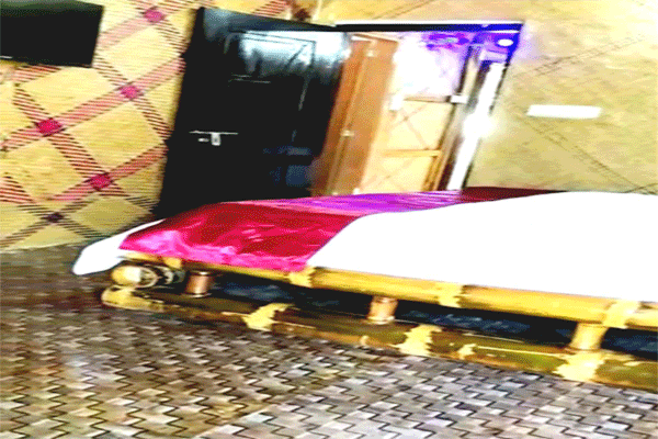 Wooden Family Cottage (Ground Floor)